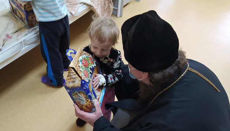 В епархиях УПЦ проходят благотворительные акции к Рождеству Христову фото 11