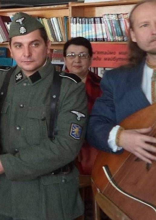 У Львівській області «нацист» і бандурист презентували книгу про есесівців фото 1
