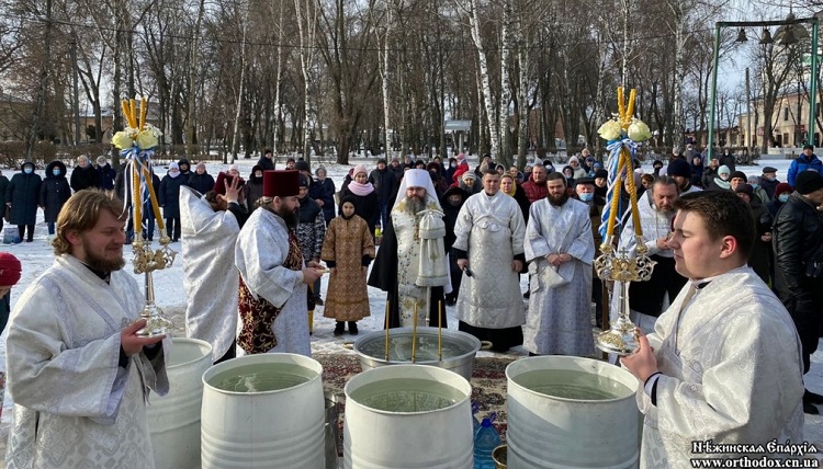 С молитвой и радостью: как в епархиях УПЦ встретили праздник Богоявления фото 10