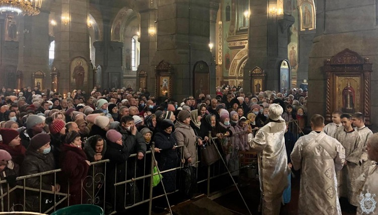 С молитвой и радостью: как в епархиях УПЦ встретили праздник Богоявления фото 6
