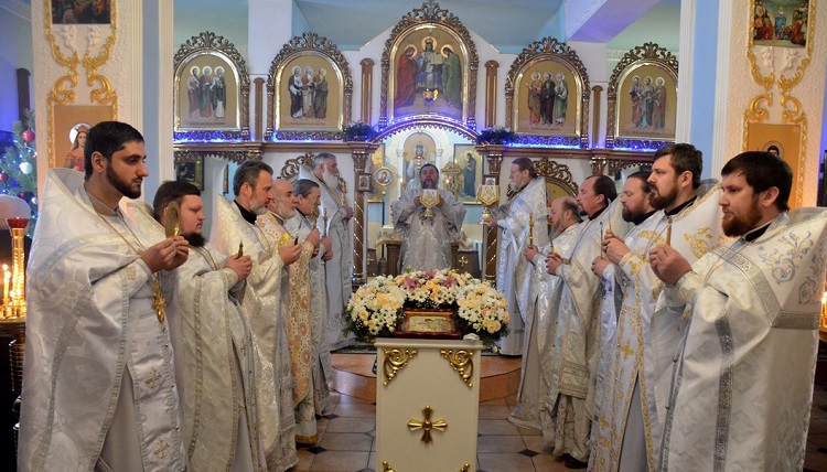С молитвой и радостью: как в епархиях УПЦ встретили праздник Богоявления фото 9