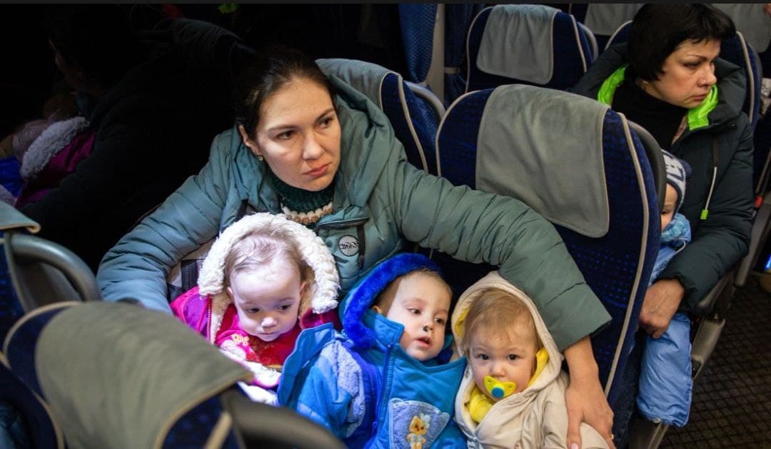 У єпархіях РПЦ збирають гуманітарну допомогу для переселенців із Донбасу фото 1