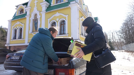 В Полтавской епархии УПЦ помогают вынужденным переселенцам фото 5