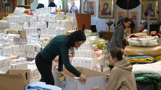 В Полтавской епархии УПЦ помогают вынужденным переселенцам фото 7
