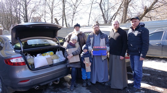 В Полтавской епархии поблагодарили чешских волонтеров за продукты и вещи фото 3