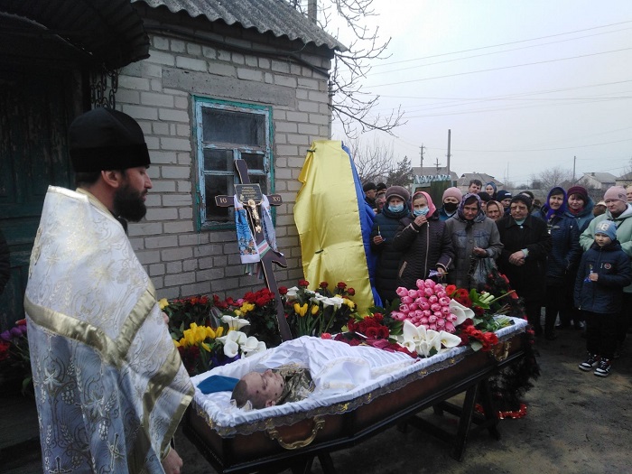 В шести епархиях УПЦ отпели украинских воинов фото 2