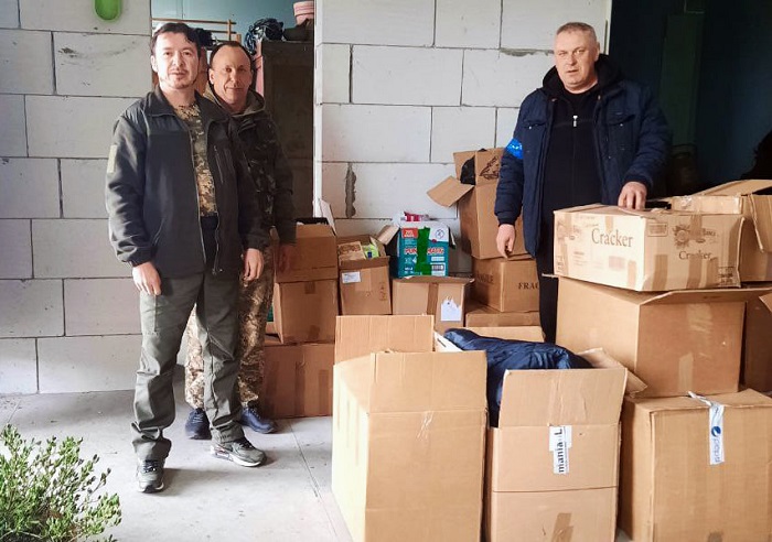 У Черкаській і Хмельницькій єпархіях УПЦ допомогли біженцям їжею та речами фото 2