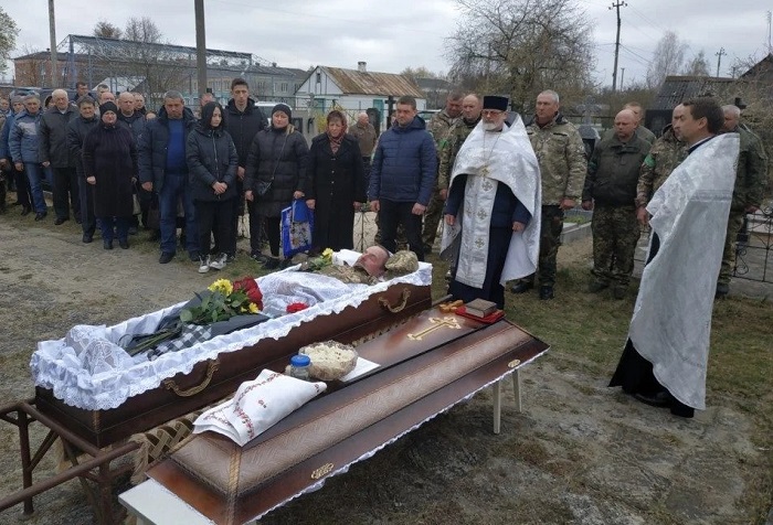 У Волинській і Мукачівській єпархіях УПЦ попрощалися із загиблими воїнами фото 2