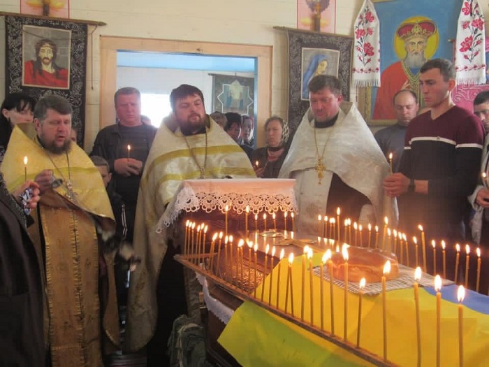 В трех епархиях УПЦ отпели воинов фото 2