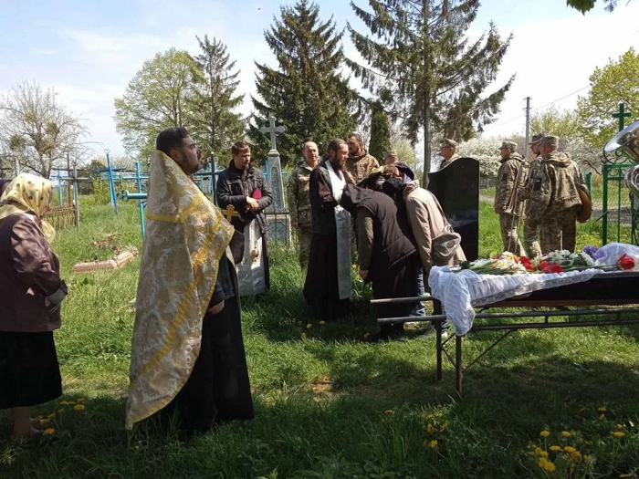 В трех епархиях УПЦ простились с погибшими воинами фото 2