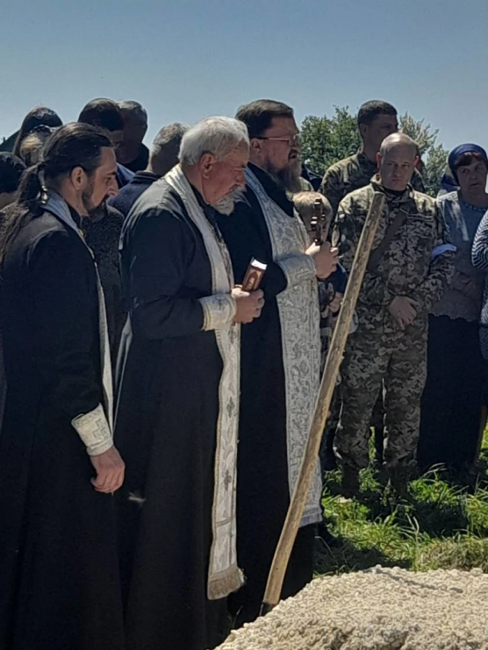 В трех епархиях УПЦ простились с погибшими военнослужащими фото 2