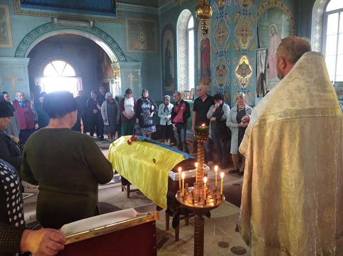 В Тульчинской и Мукачевской епархиях УПЦ простились с погибшими воинами фото 2