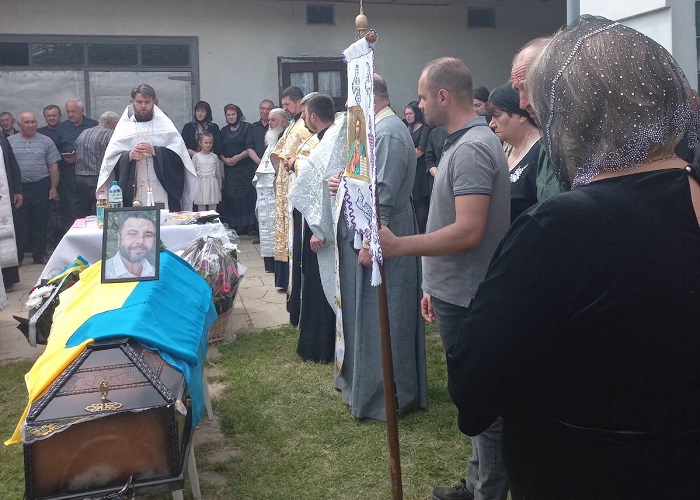 В пяти епархиях УПЦ простились с погибшими военнослужащими фото 4