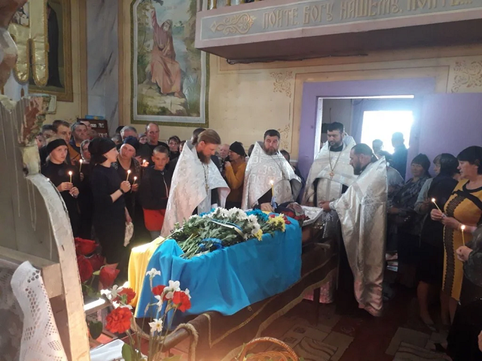 В пяти епархиях УПЦ отпели десятерых военнослужащих фото 5