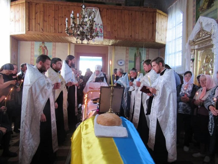 В пяти епархиях УПЦ отпели десятерых военнослужащих фото 3