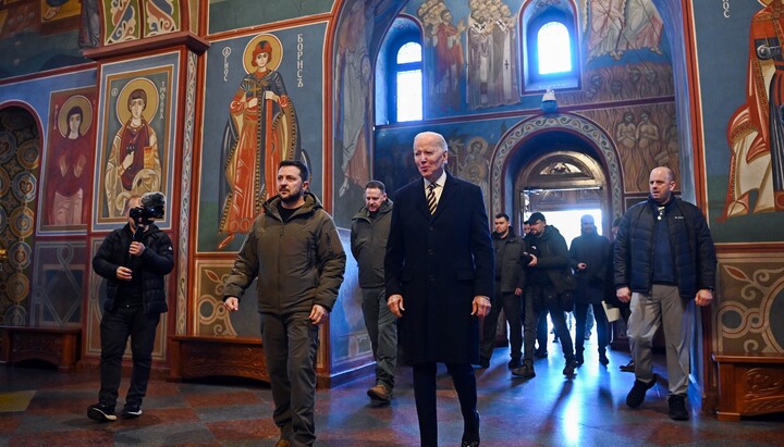 Biden visits St. Michael's Cathedral of the OCU in Kyiv фото 1