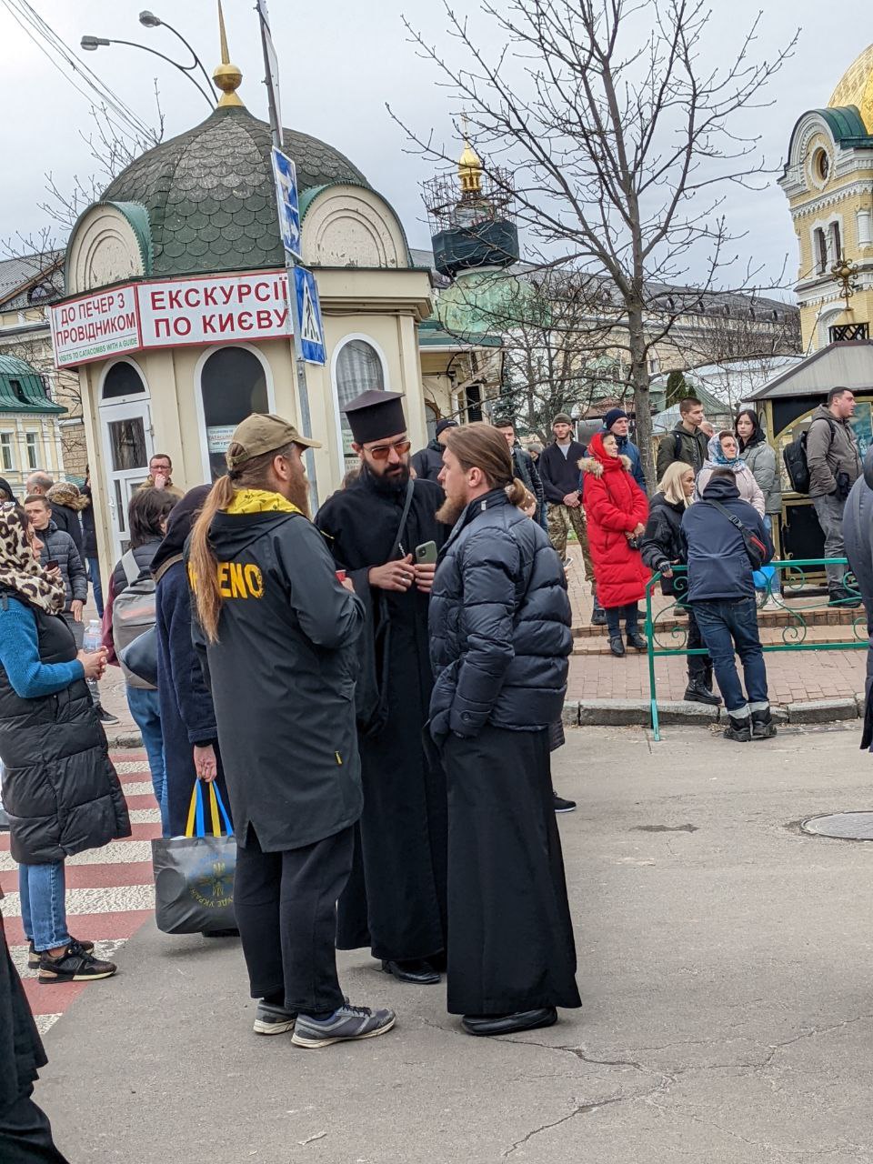 Chronicles of standing for the Lavra: March 31 фото 4