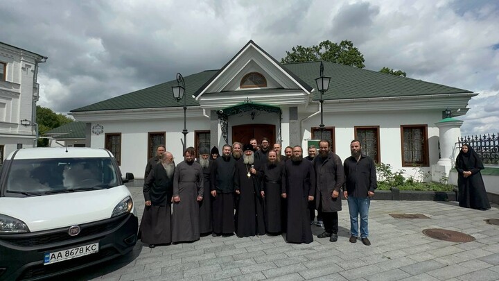 Lavra abbot's house arrest ends фото 1