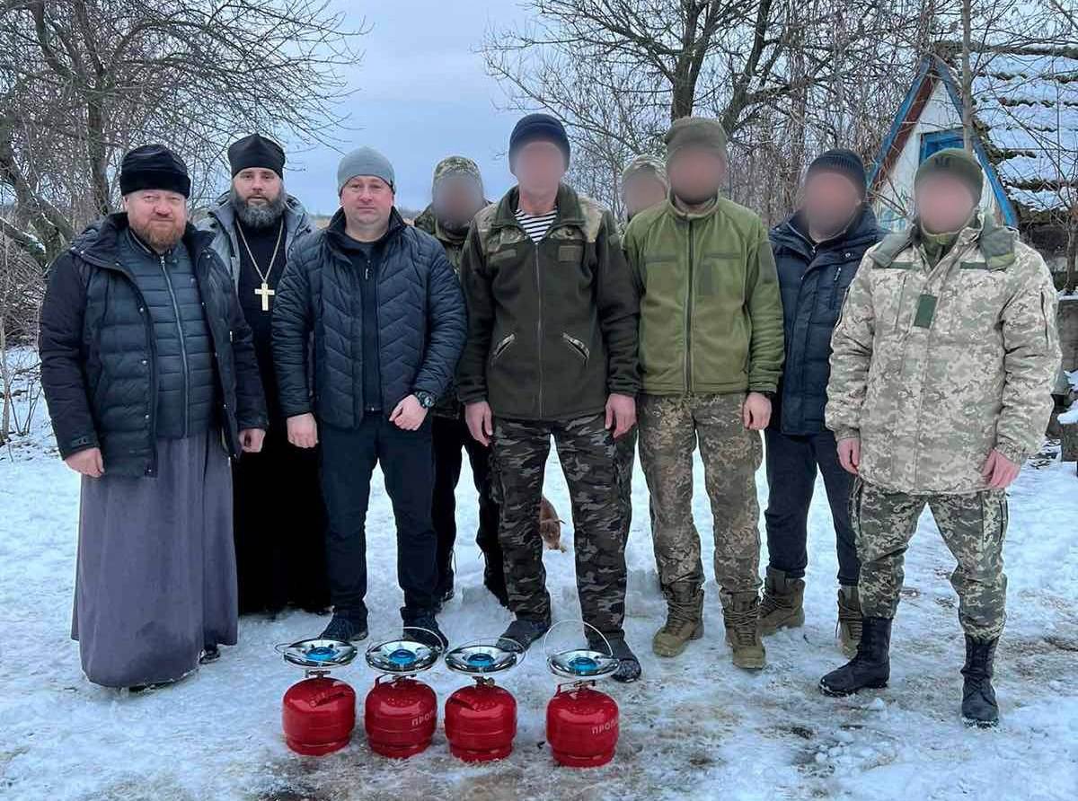 В Запорожской епархии УПЦ собрали помощь для воинов на передовой фото 1