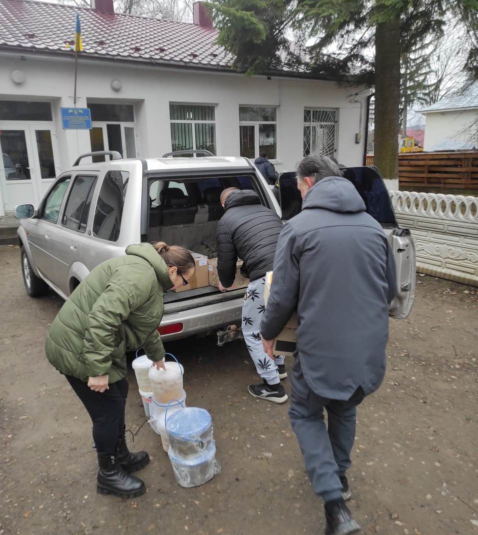 Громада УПЦ у Чернівецькій єпархії організувала покупку автомобіля для ЗСУ фото 2